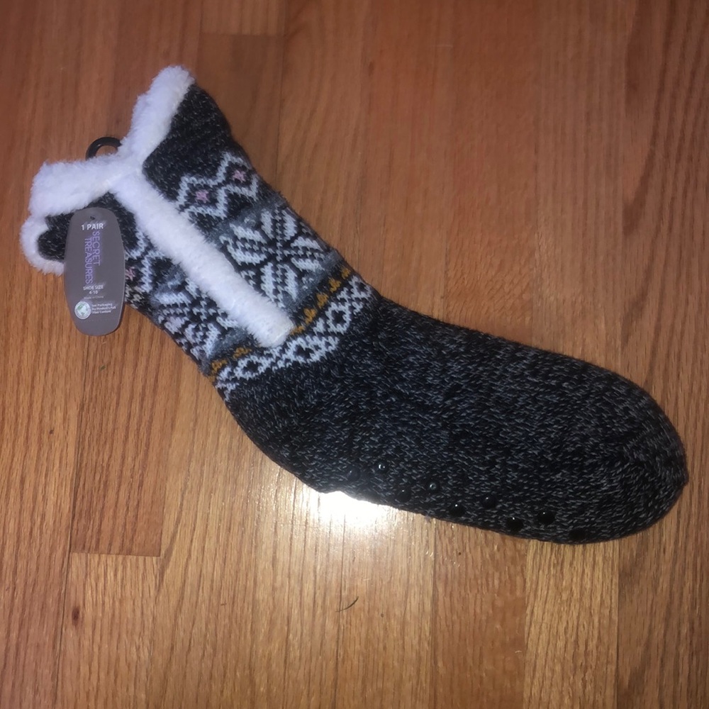 NWT Cute Sherpa Socks 🧦